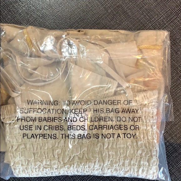 NWT - tie front linen top - Picture 4 of 4